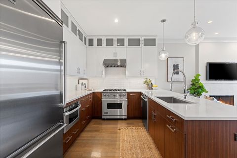 Tiny photo for 2657 N Bosworth Avenue #3S, Chicago, IL 60613 (MLS # 12539956)