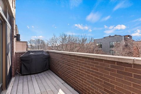 Tiny photo for 2657 N Bosworth Avenue #3S, Chicago, IL 60613 (MLS # 12539956)
