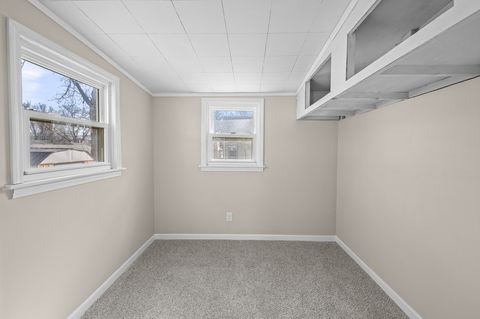 Tiny photo for 402 E Pleasant Street, Davenport, IA 52803 (MLS # 12614046)