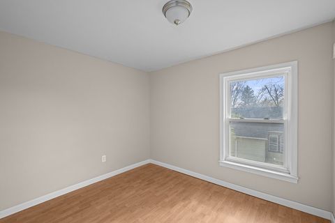 Tiny photo for 402 E Pleasant Street, Davenport, IA 52803 (MLS # 12614046)