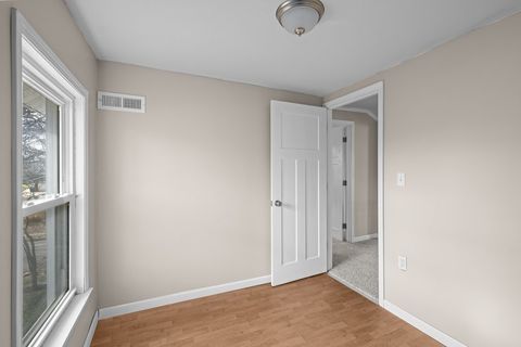 Tiny photo for 402 E Pleasant Street, Davenport, IA 52803 (MLS # 12614046)