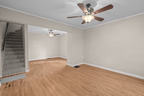 Tiny photo for 402 E Pleasant Street, Davenport, IA 52803 (MLS # 12614046)