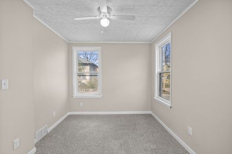 Tiny photo for 402 E Pleasant Street, Davenport, IA 52803 (MLS # 12614046)