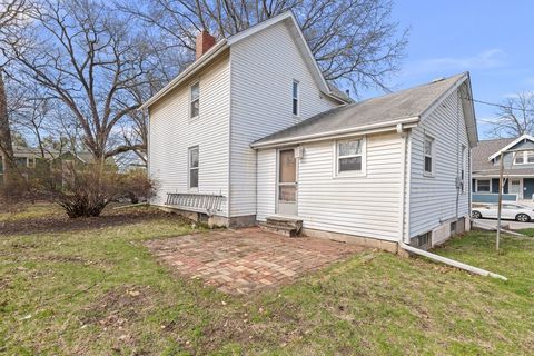 Tiny photo for 402 E Pleasant Street, Davenport, IA 52803 (MLS # 12614046)