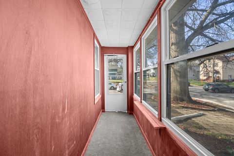 Tiny photo for 402 E Pleasant Street, Davenport, IA 52803 (MLS # 12614046)