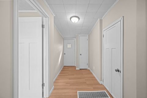 Tiny photo for 402 E Pleasant Street, Davenport, IA 52803 (MLS # 12614046)