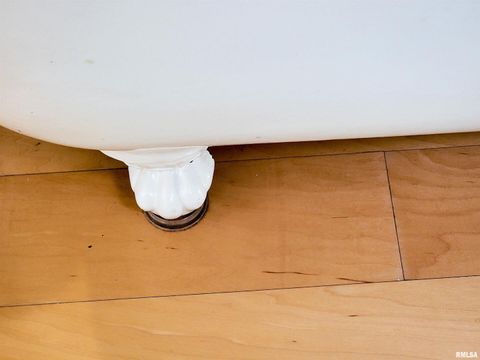 Tiny photo for 216 E 3RD Street, Flora, IL 62839 (MLS # EB460093)