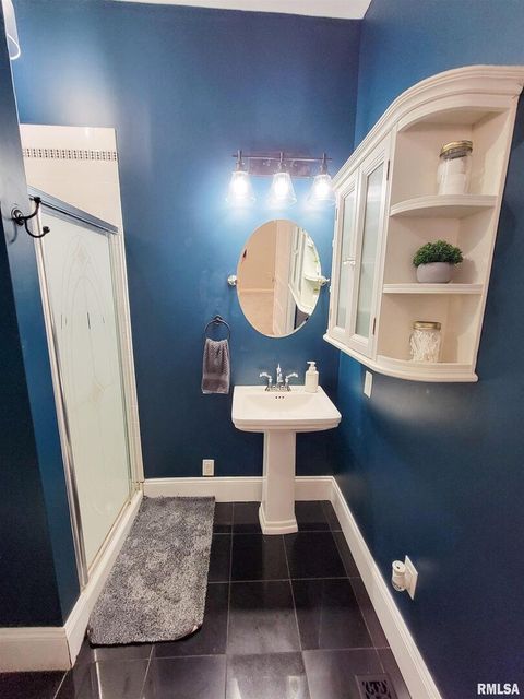 Tiny photo for 216 E 3RD Street, Flora, IL 62839 (MLS # EB460093)