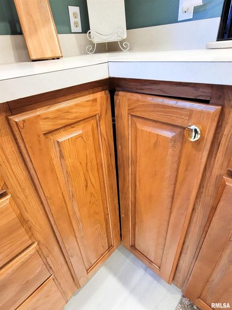 Tiny photo for 216 E 3RD Street, Flora, IL 62839 (MLS # EB460093)