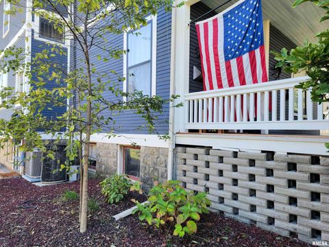 Tiny photo for 216 E 3RD Street, Flora, IL 62839 (MLS # EB460093)