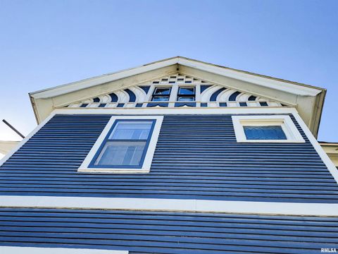 Tiny photo for 216 E 3RD Street, Flora, IL 62839 (MLS # EB460093)