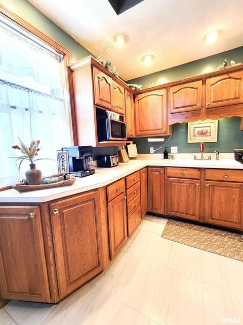 Tiny photo for 216 E 3RD Street, Flora, IL 62839 (MLS # EB460093)