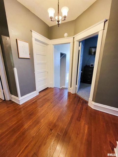 Tiny photo for 216 E 3RD Street, Flora, IL 62839 (MLS # EB460093)