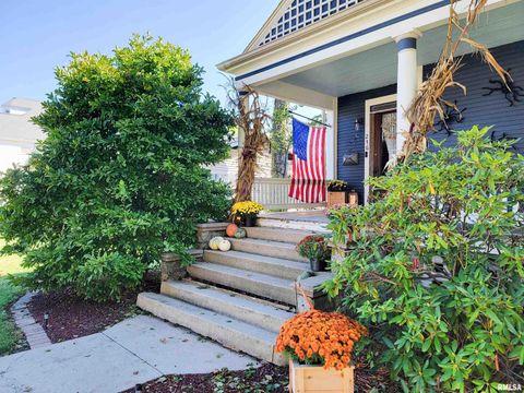 Tiny photo for 216 E 3RD Street, Flora, IL 62839 (MLS # EB460093)