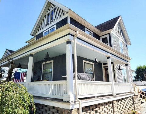 Tiny photo for 216 E 3RD Street, Flora, IL 62839 (MLS # EB460093)