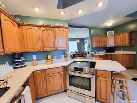 Tiny photo for 216 E 3RD Street, Flora, IL 62839 (MLS # EB460093)