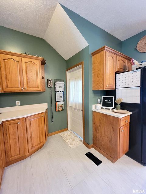 Tiny photo for 216 E 3RD Street, Flora, IL 62839 (MLS # EB460093)