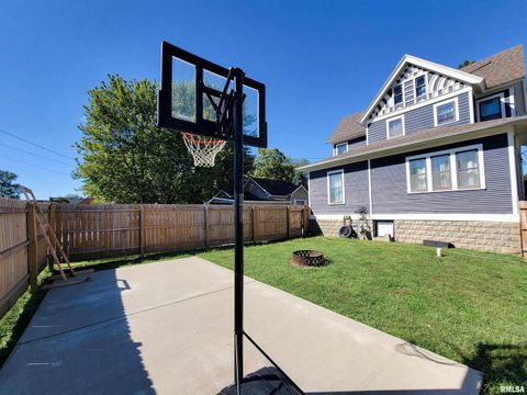 Tiny photo for 216 E 3RD Street, Flora, IL 62839 (MLS # EB460093)