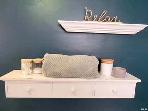 Tiny photo for 216 E 3RD Street, Flora, IL 62839 (MLS # EB460093)