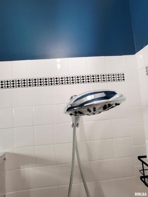 Tiny photo for 216 E 3RD Street, Flora, IL 62839 (MLS # EB460093)