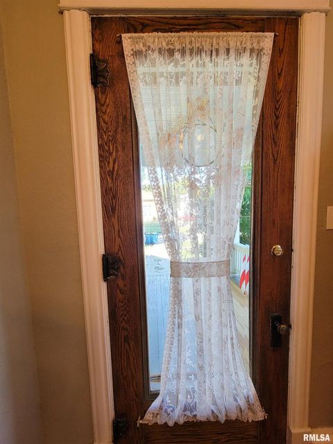 Tiny photo for 216 E 3RD Street, Flora, IL 62839 (MLS # EB460093)