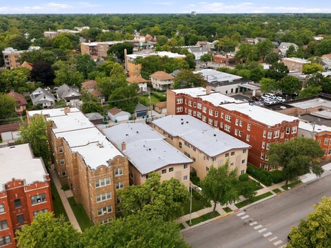 Tiny photo for 714 N Austin Boulevard #202, Oak Park, IL 60302 (MLS # 12702355)