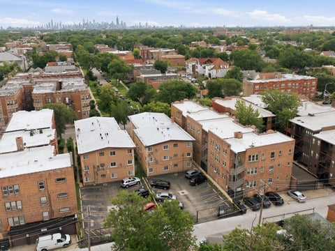 Tiny photo for 714 N Austin Boulevard #202, Oak Park, IL 60302 (MLS # 12702355)