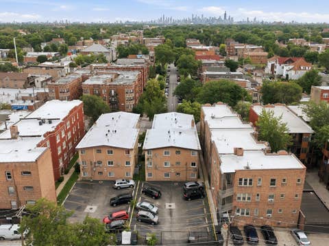 Tiny photo for 714 N Austin Boulevard #202, Oak Park, IL 60302 (MLS # 12702355)