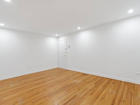 Tiny photo for 714 N Austin Boulevard #202, Oak Park, IL 60302 (MLS # 12702355)