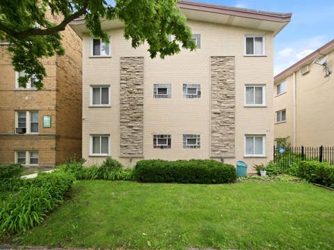 Tiny photo for 714 N Austin Boulevard #202, Oak Park, IL 60302 (MLS # 12702355)
