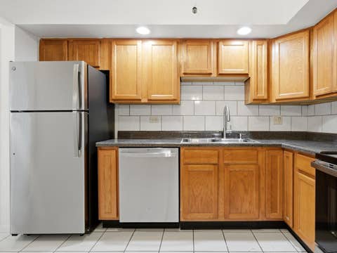 Tiny photo for 714 N Austin Boulevard #202, Oak Park, IL 60302 (MLS # 12702355)