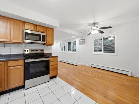Tiny photo for 714 N Austin Boulevard #202, Oak Park, IL 60302 (MLS # 12702355)
