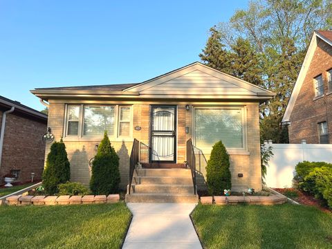 Photo of 1023 Rice Avenue, Bellwood, IL 60104 (MLS # 12387746)