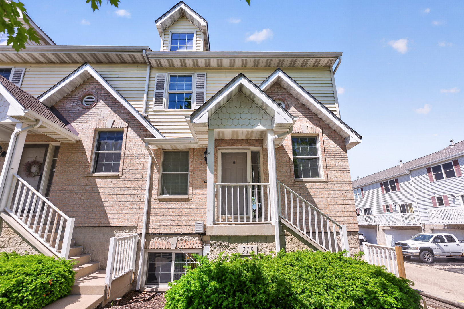 215 W Cortland Center Road -
