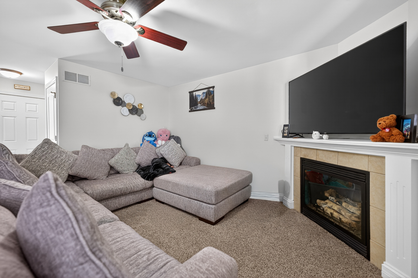 215 W Cortland Center Road -