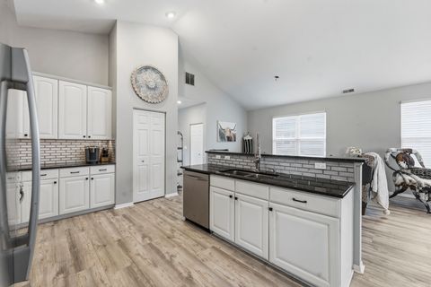 Tiny photo for 1890 Havenshire Road #1890, Aurora, IL 60502 (MLS # 12615630)