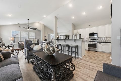 Tiny photo for 1890 Havenshire Road #1890, Aurora, IL 60502 (MLS # 12615630)