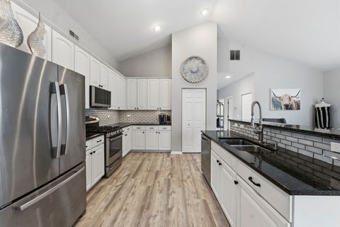 Tiny photo for 1890 Havenshire Road #1890, Aurora, IL 60502 (MLS # 12615630)