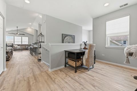 Tiny photo for 1890 Havenshire Road #1890, Aurora, IL 60502 (MLS # 12615630)