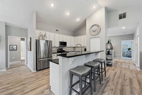 Tiny photo for 1890 Havenshire Road #1890, Aurora, IL 60502 (MLS # 12615630)