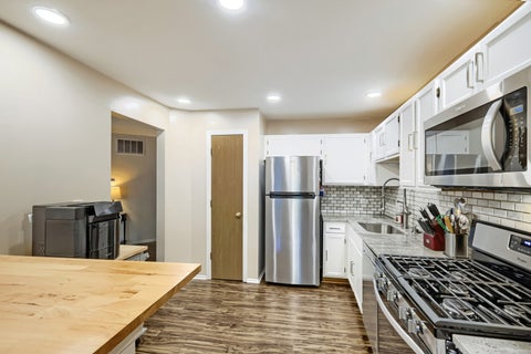 Tiny photo for 75 LARCH Court #Z1, Schaumburg, IL 60193 (MLS # 12759797)