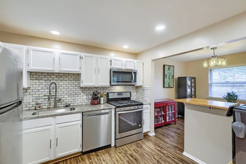Tiny photo for 75 LARCH Court #Z1, Schaumburg, IL 60193 (MLS # 12759797)
