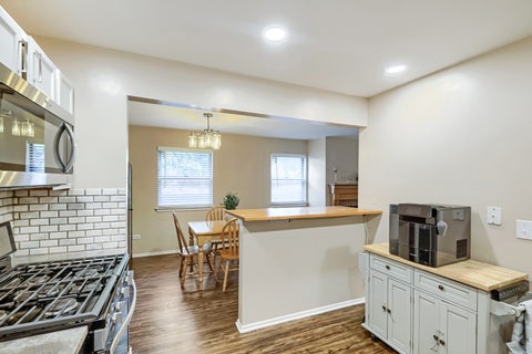 Tiny photo for 75 LARCH Court #Z1, Schaumburg, IL 60193 (MLS # 12759797)