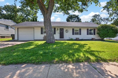 Tiny photo for 1307 Dogwood Lane, Bloomington, IL 61704 (MLS # 12693923)