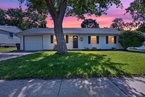 Photo of 1307 Dogwood Lane, Bloomington, IL 61704 (MLS # 12693923)