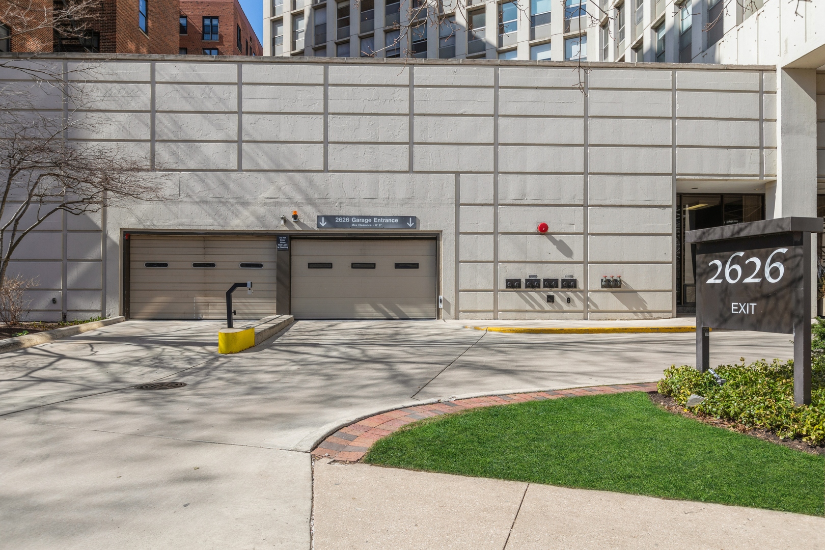 2626 N Lakeview Avenue 3304