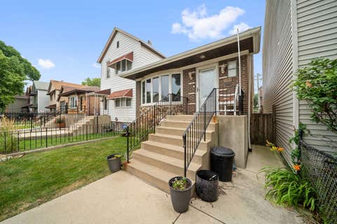 Tiny photo for 3753 S Emerald Avenue, Chicago, IL 60609 (MLS # 12712684)