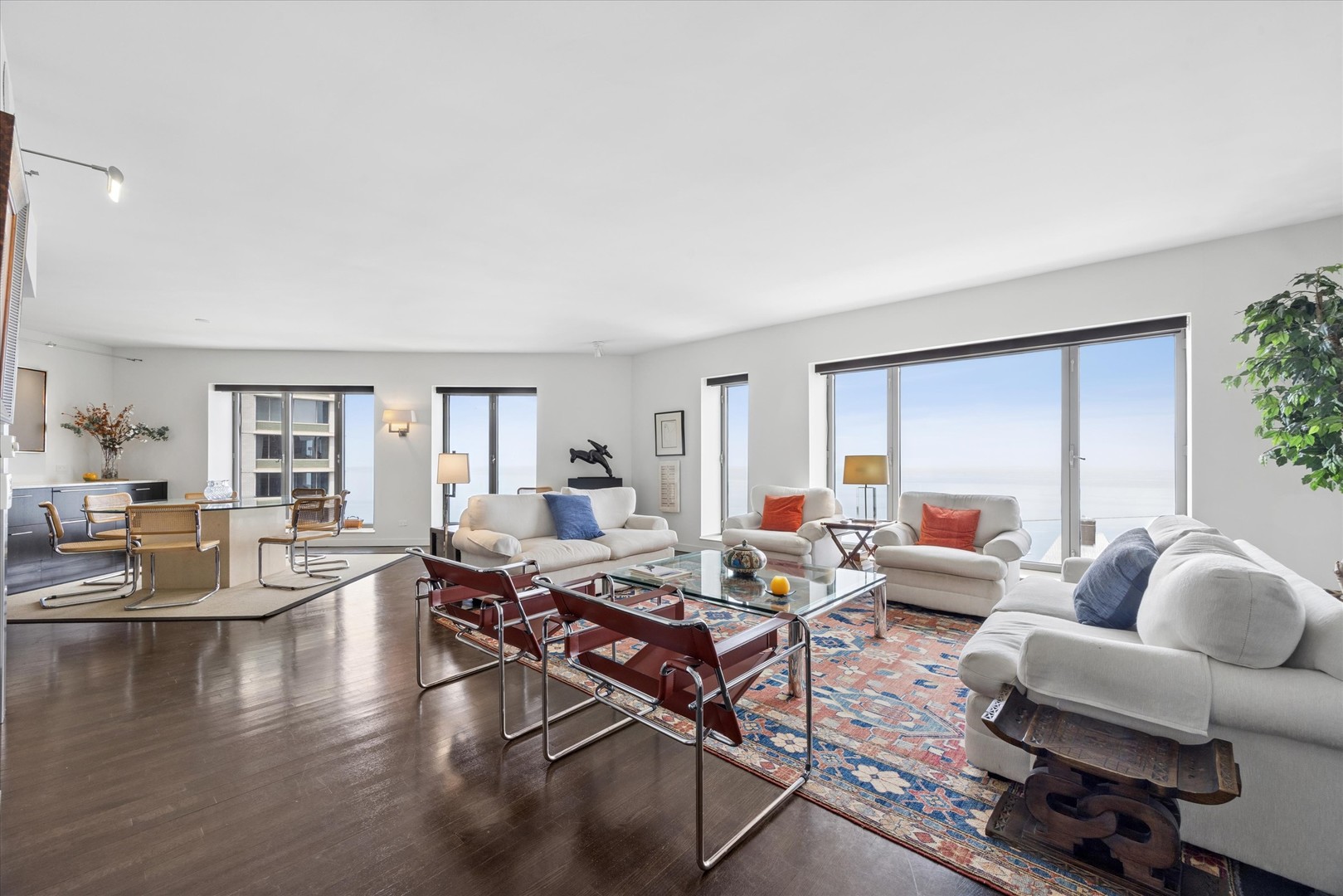 950 N Michigan Avenue 3802
