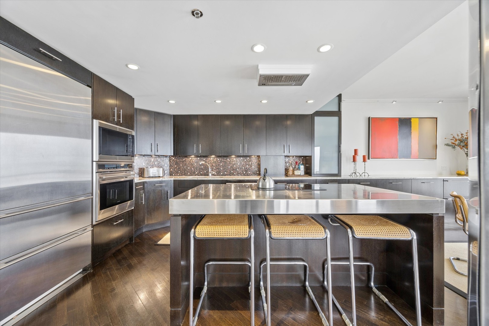 950 N Michigan Avenue 3802