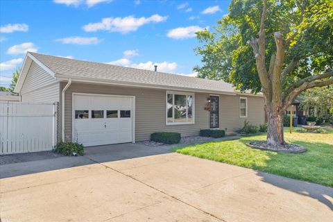 Tiny photo for 1412 Greenridge Drive, Urbana, IL 61802 (MLS # 12424570)